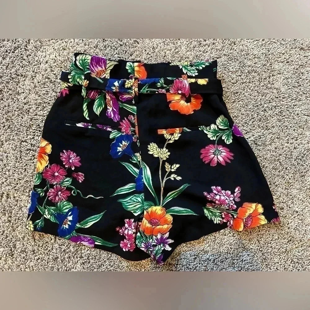 Express Floral High Rise Shorts - Picture 3 of 4